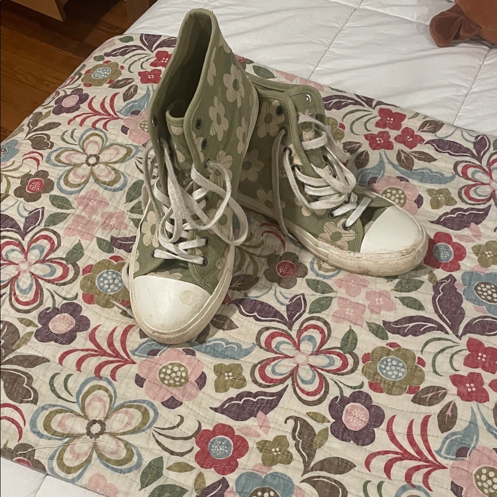 American Eagle Outfitters Green Floral High-Top Sneakers